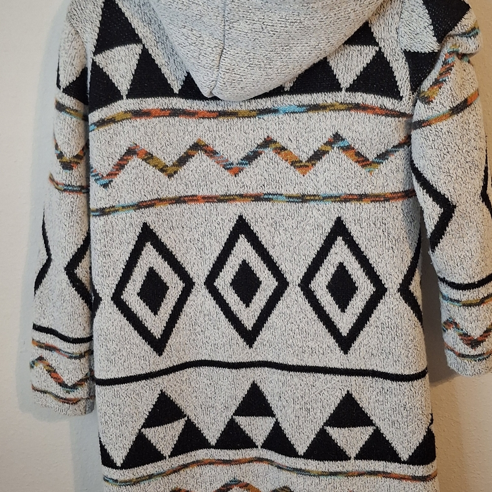 Cozy Geometric Patterned Jacket - Picture 2 of 7